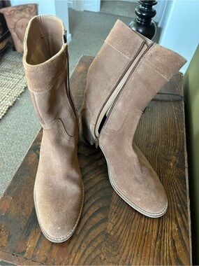Beautiful Caramel Coloured Mid-Calf Suede Boots